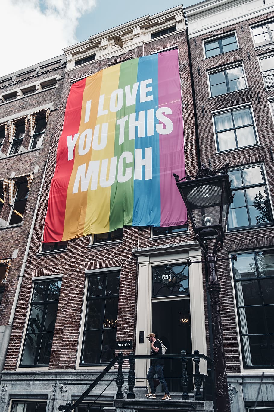 I love you this mush poster hanged on brown painted building, HD wallpaper