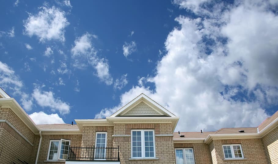Brown Bricked House Under Cloudy Skies, architecture, building HD wallpaper