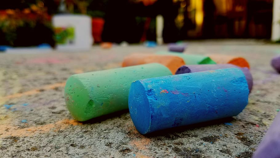 chalk, ground, children, fun, multi colored, focus on foreground HD wallpaper