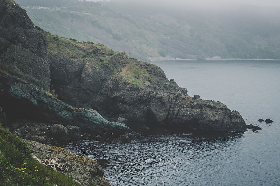 Aerial View Photo of Rocks on Body of Water, bay, beach, cliff HD wallpaper