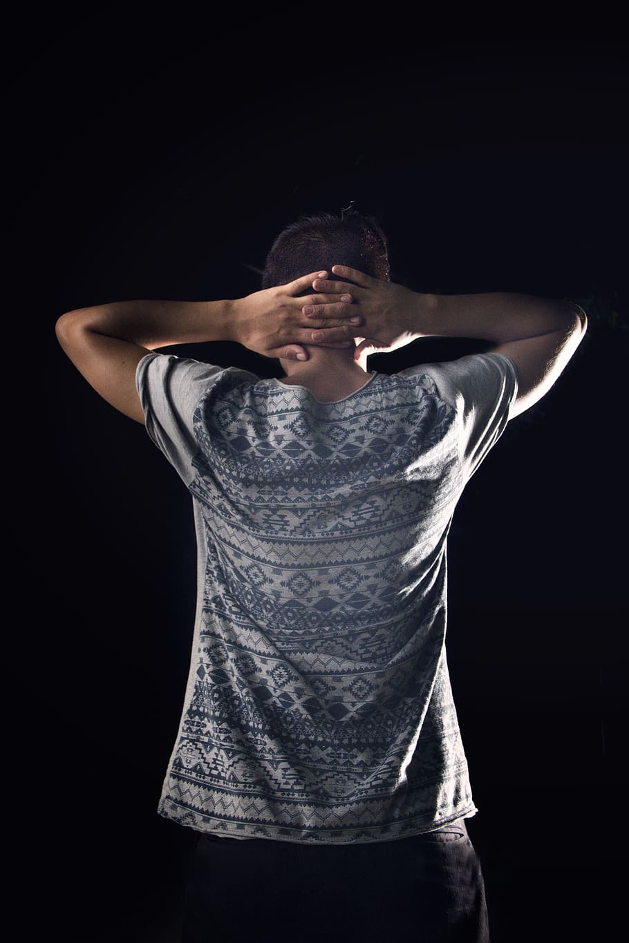colombia, man, light, backwards, black background, studio shot HD wallpaper