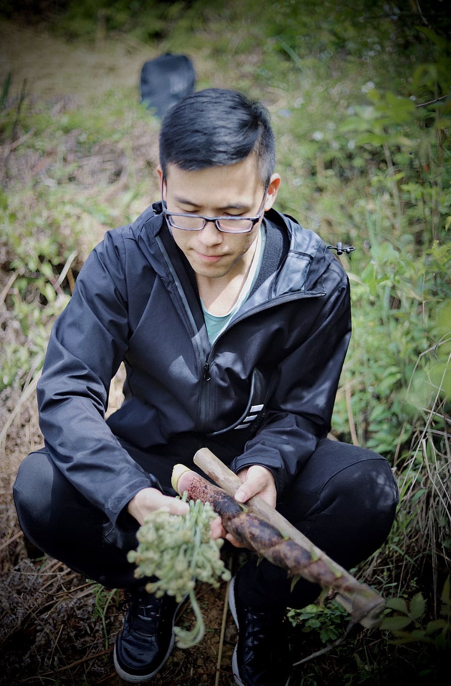 plant, one person, real people, glasses, sitting, land, young men HD wallpaper