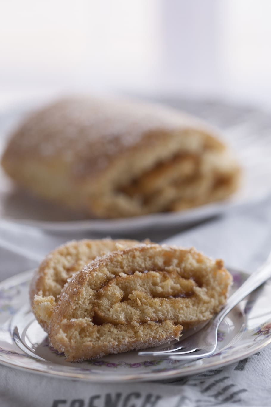 Selective Focus Photo of Bread on Saucer, blurred background HD wallpaper