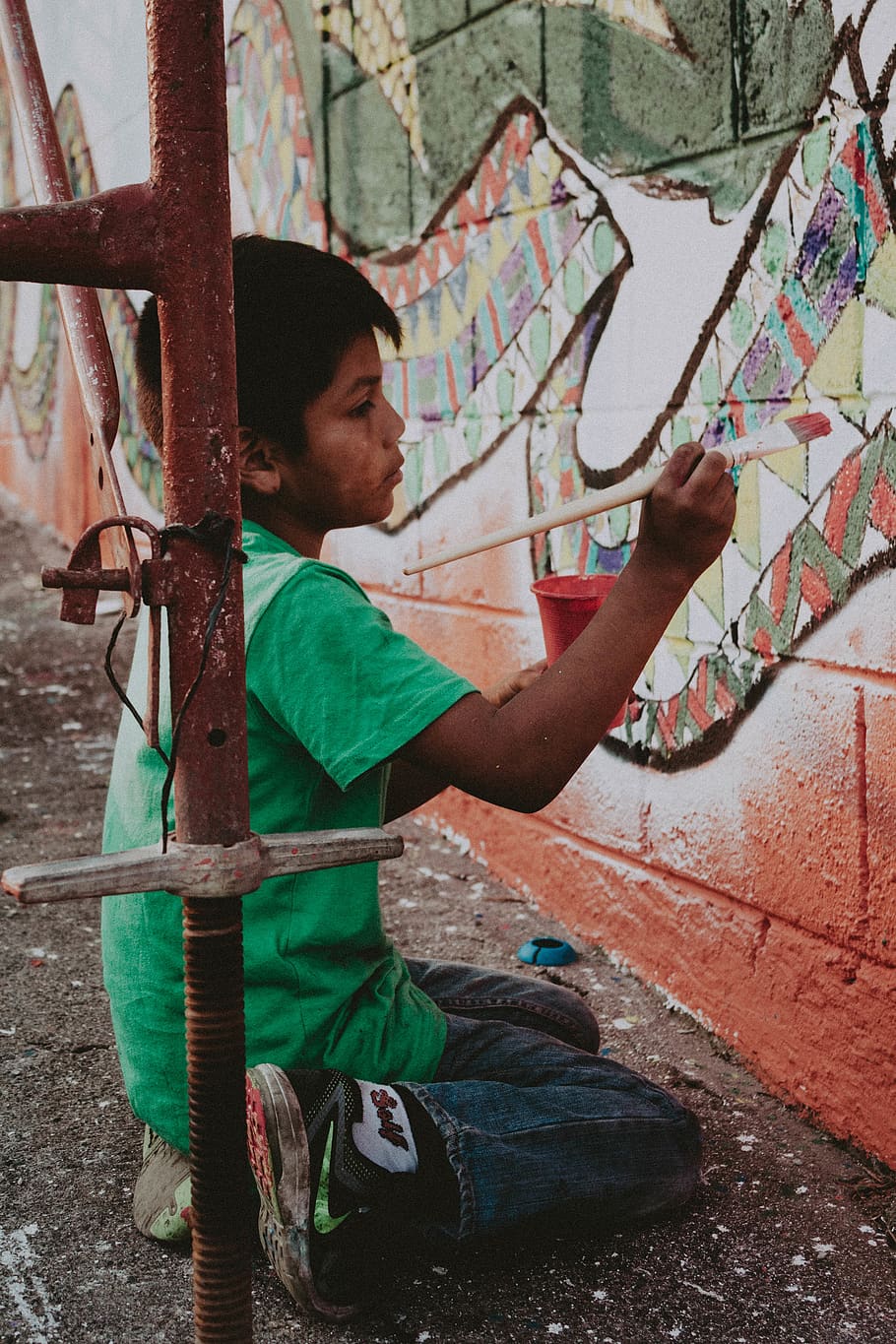 guatemala, guatemala city, zona 4, painting, children, brush