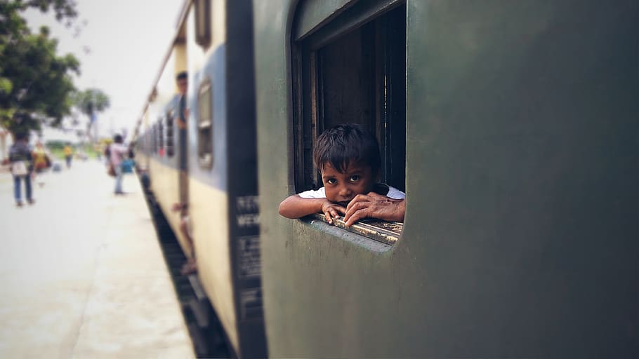 indian, portrait, train, focus, child, hold hand, station, railway stations, HD wallpaper