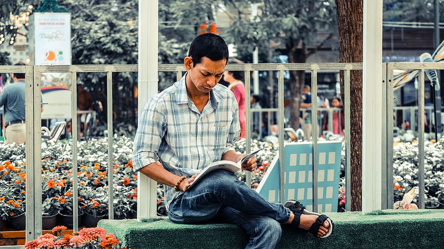 reading, portrait, books, people, one person, men, wireless technology HD wallpaper