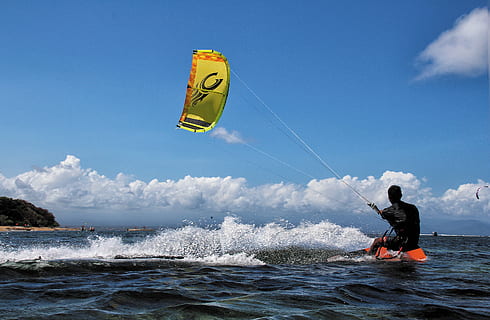 Man surfing on the Beach, action, adventure, fun, kite, leisure HD wallpaper