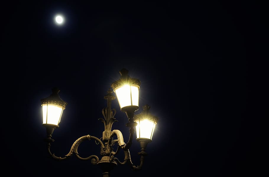 Black Lamp Post, dark, full moon, lamppost, lantern, lights, lunar HD wallpaper