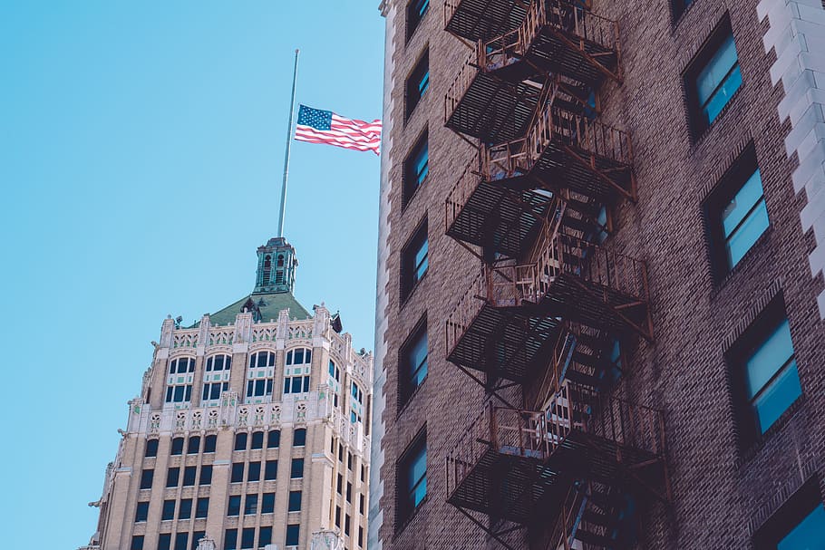 flag on building polw, architecture, built structure, building exterior HD wallpaper