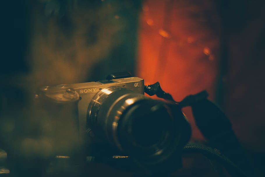 Shallow Focus Photography of Sony Dslr Camera on Table, blur HD wallpaper