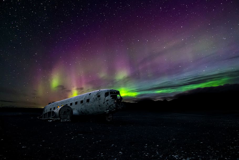 crashed, plane, disaster, travel, trip, space, lights, stars HD wallpaper