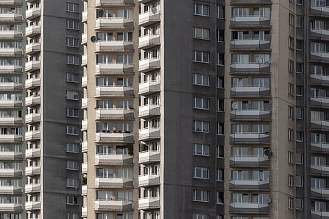 gray concrete apartment complex, building, high rise, urban, town HD wallpaper