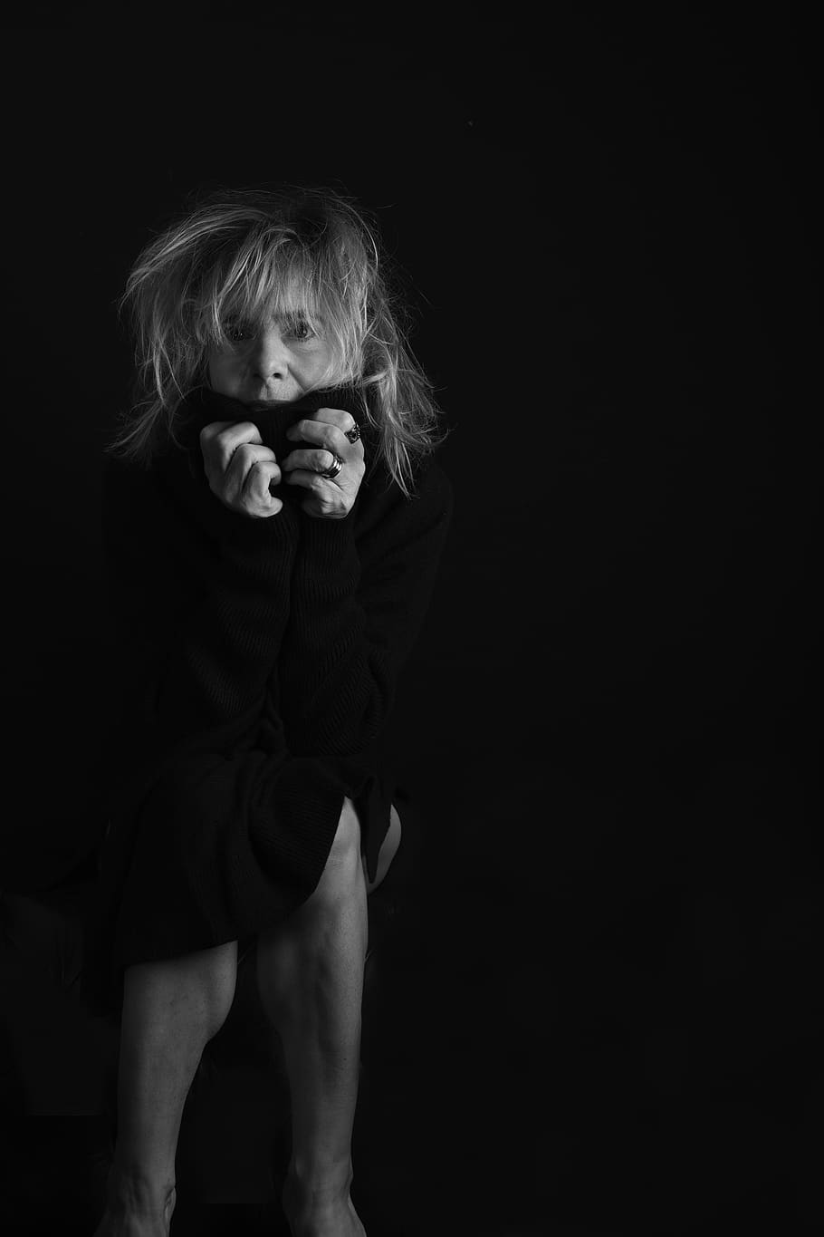 black and white, portrait, black background, one person, front view HD wallpaper