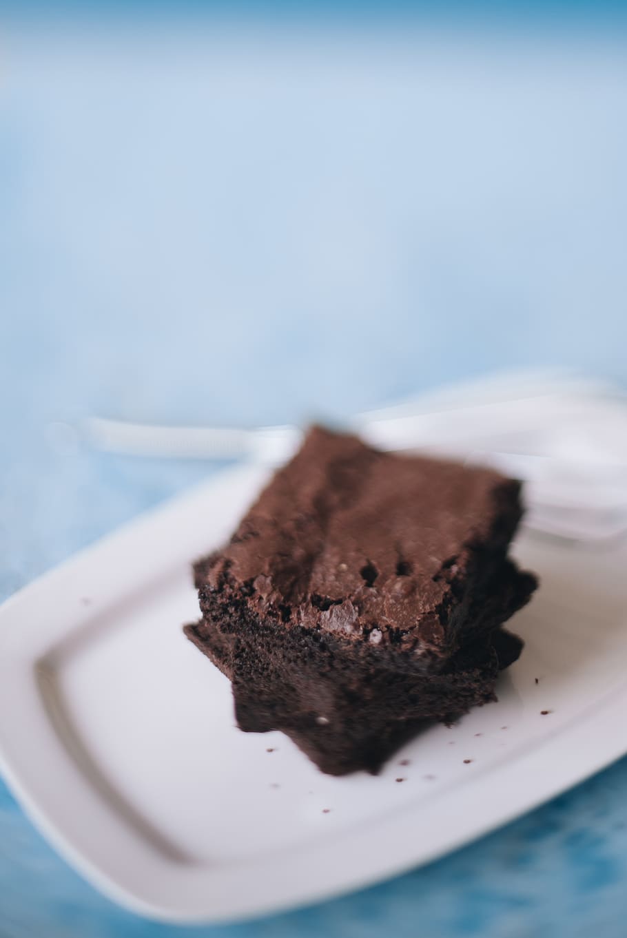 chocolate on plate, sweet food, dessert, food and drink, cake HD wallpaper