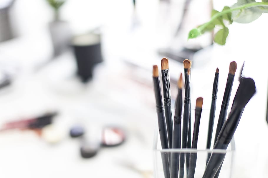 makeup brush, paintbrush, close-up, no people, focus on foreground HD wallpaper