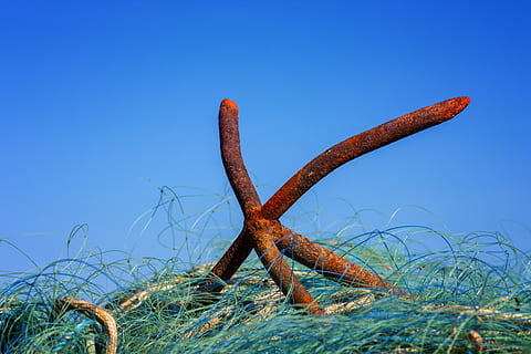 anchor, ship, rust, old, port, seafaring, metal, fishing net HD wallpaper