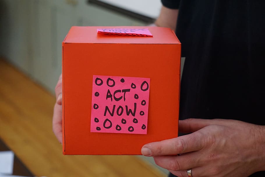 person holding red box, human, design thinking, prototype, mvp HD wallpaper