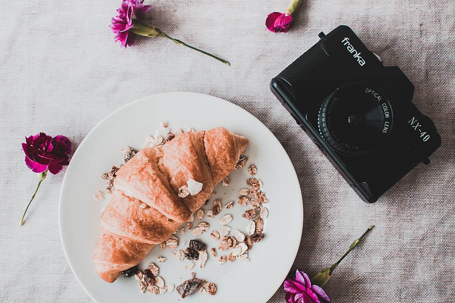 Black Franka Dslr Camera Beside Croissant, analog camera, bread HD wallpaper