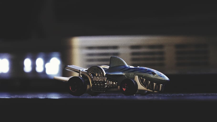 toy, shark, light, smile, close-up, no people, focus on foreground HD wallpaper