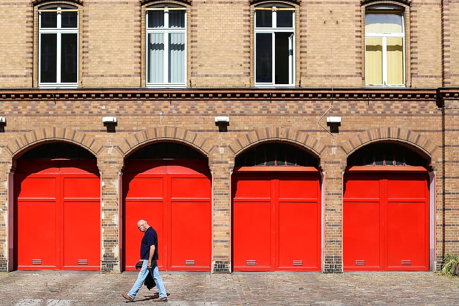 berlin, germany, garage, calm, walking, building, daily, red HD wallpaper