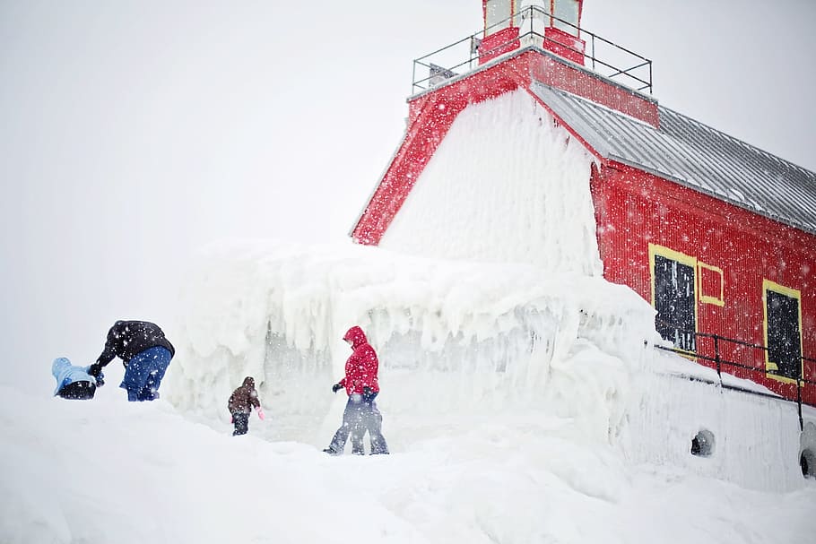 lighthouse, winter, ice, snow, frozen, human, activity, cold temperature HD wallpaper