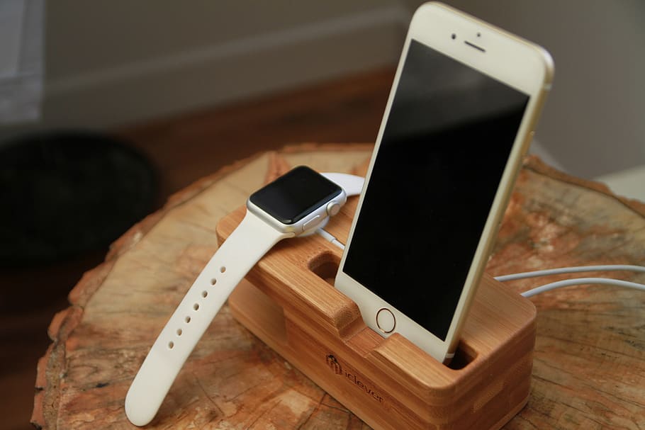 dock, iphone, applewatch, technology, gold, white, wireless technology HD wallpaper