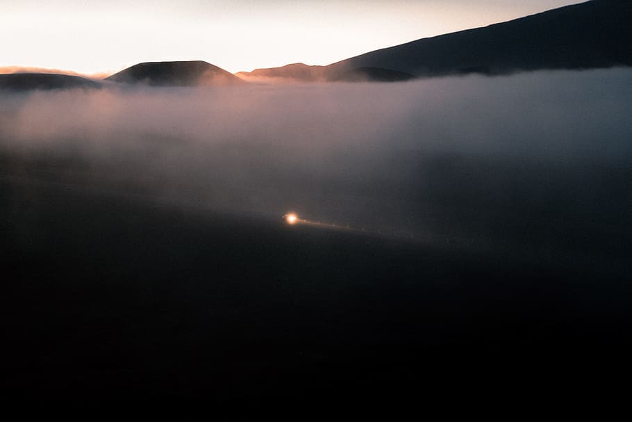 mountain with clouds, sun, mist, fog, nature, sunset, sunrise HD wallpaper