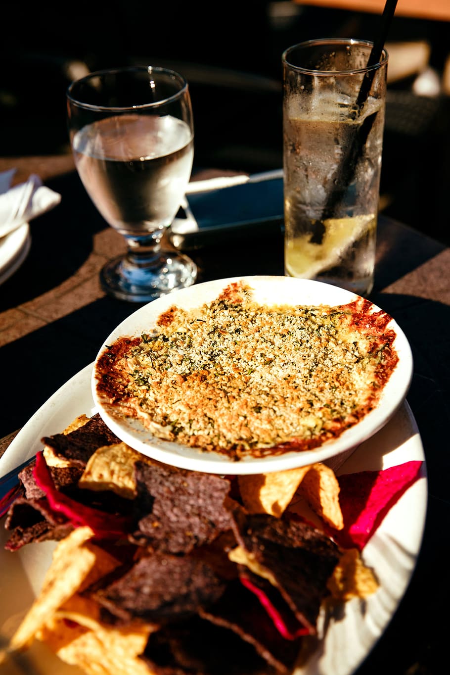 Baked Dip With Nachos Photo, Food, Restaurant, food and drink HD wallpaper