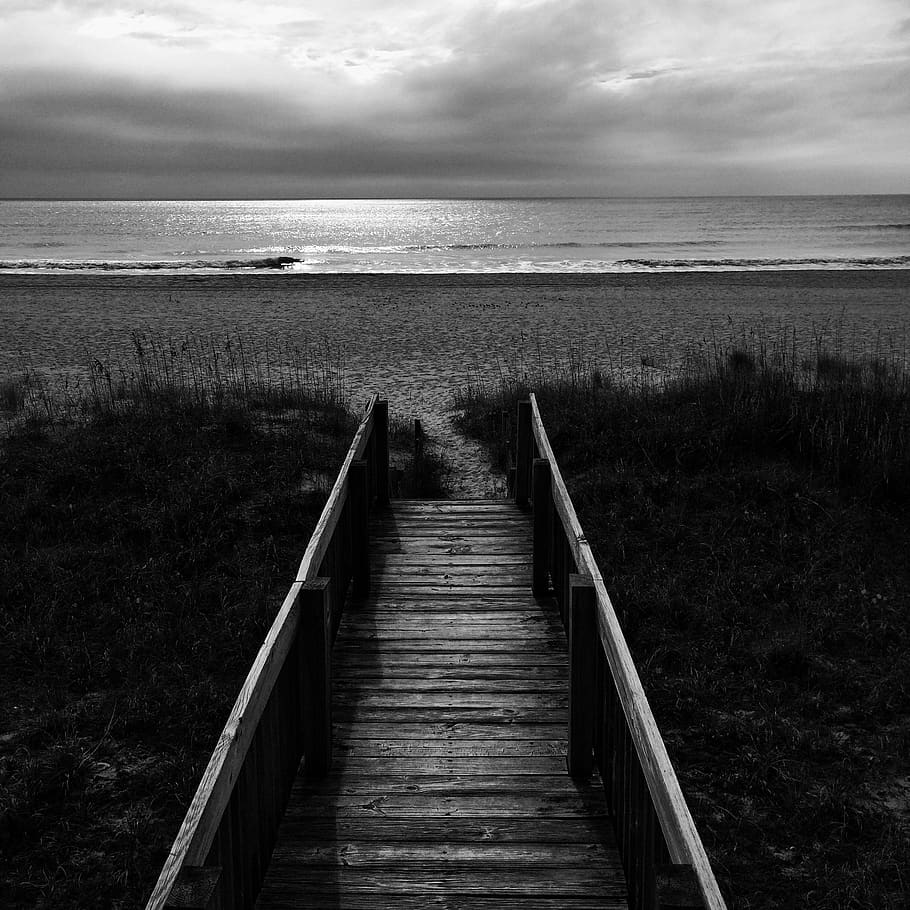 ocean view, beachside, black and white, waves, sand, walkway HD wallpaper