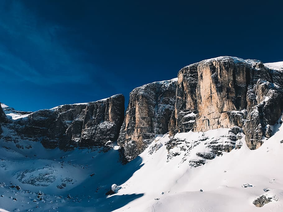 brown cliffs coated with snow, mountain, nature, outdoors, glacier HD wallpaper