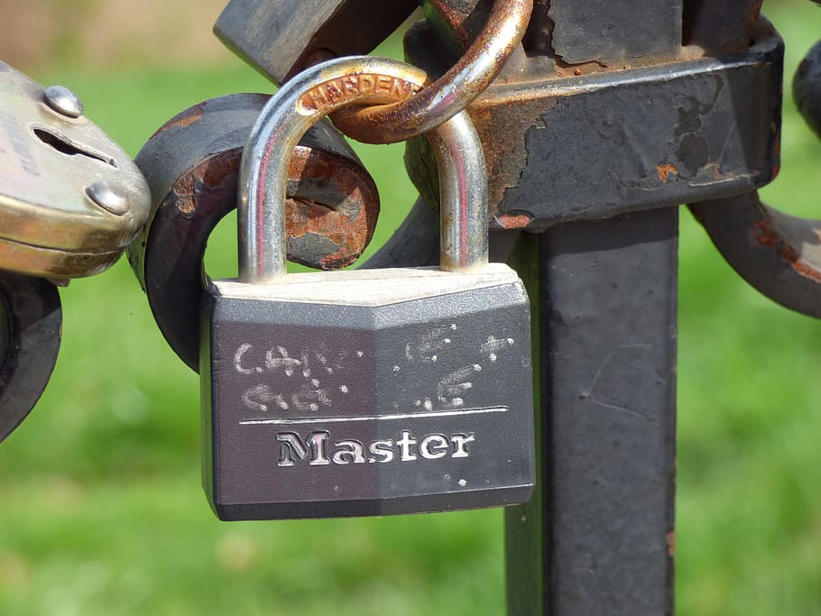 locker, closed, safe, security, key, metal, close-up, communication HD wallpaper