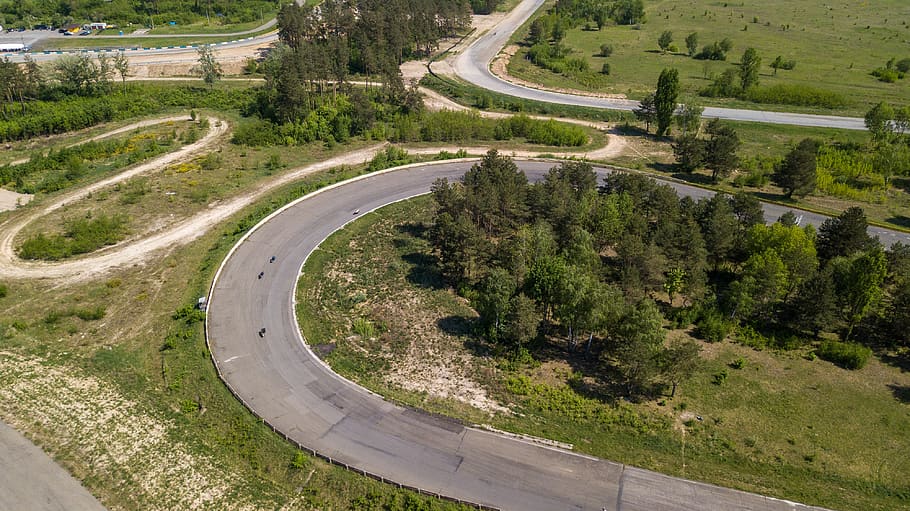 Автодром зеленый. Трасса Чайка Киев. Автодром Чайка Киев. Сочи туннели дороги фото.