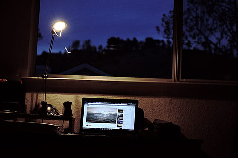 lamp, computer, desk, chill, night, cool, blue, bored, work HD wallpaper