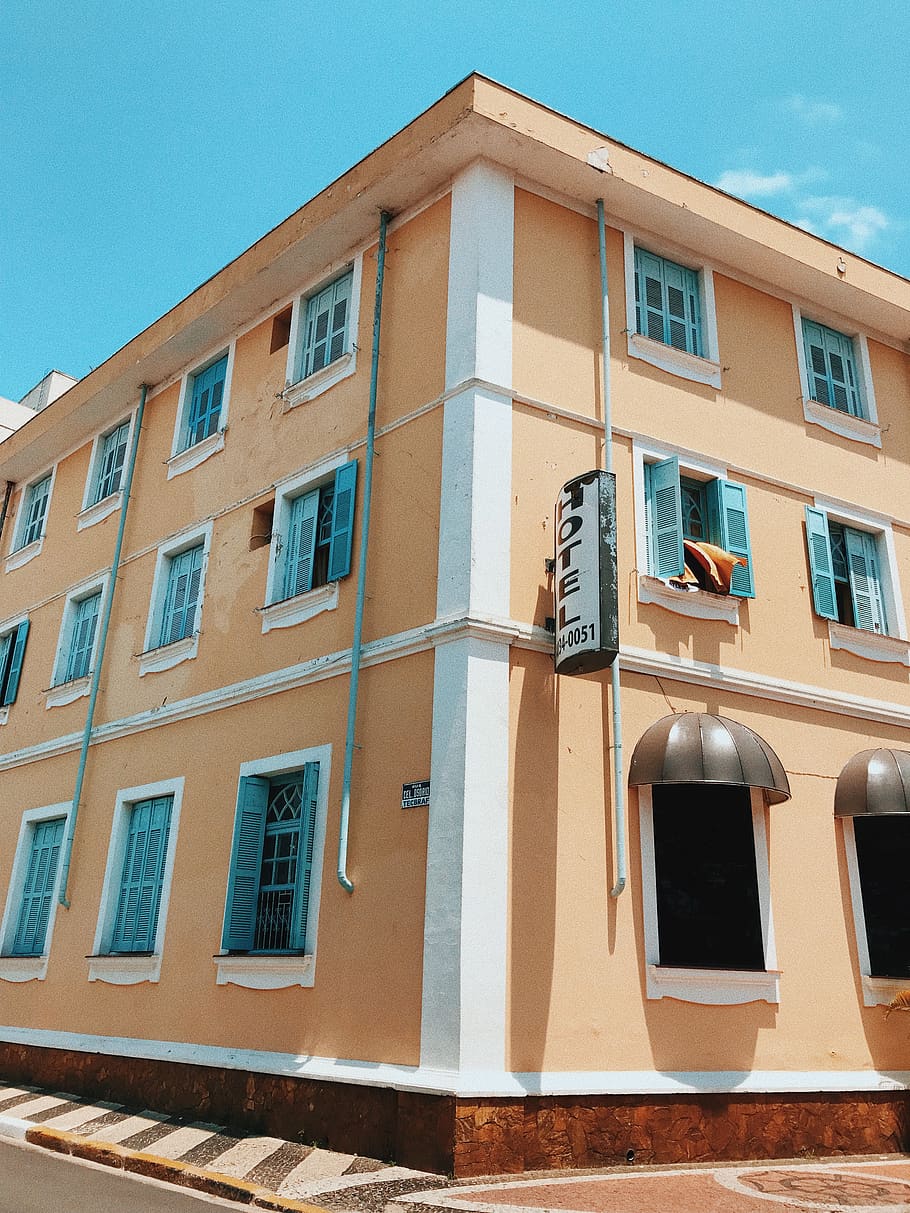 White and Peach Concrete Building, apartment, architectural design HD wallpaper