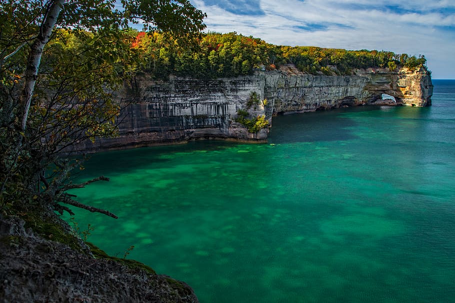 green body of water during daytime, munising, cliff, united states, HD wallpaper