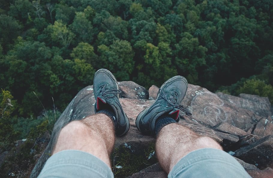 Man Standing on Edge of Mountain, cliff, cliffside, daylight HD wallpaper