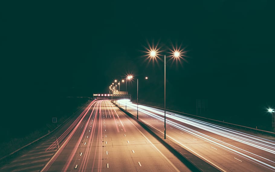 highway, road, lights, lamp posts, night, dark, evening, driving HD wallpaper