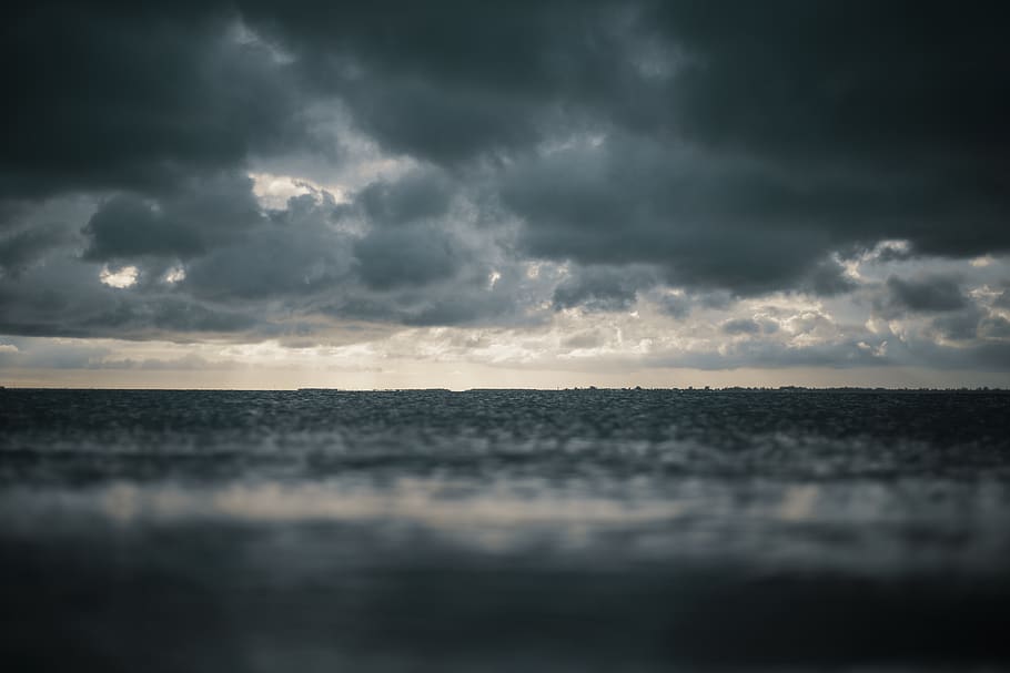 Body of Water, beach, clouds, dark, dark clouds, dawn, dramatic HD wallpaper