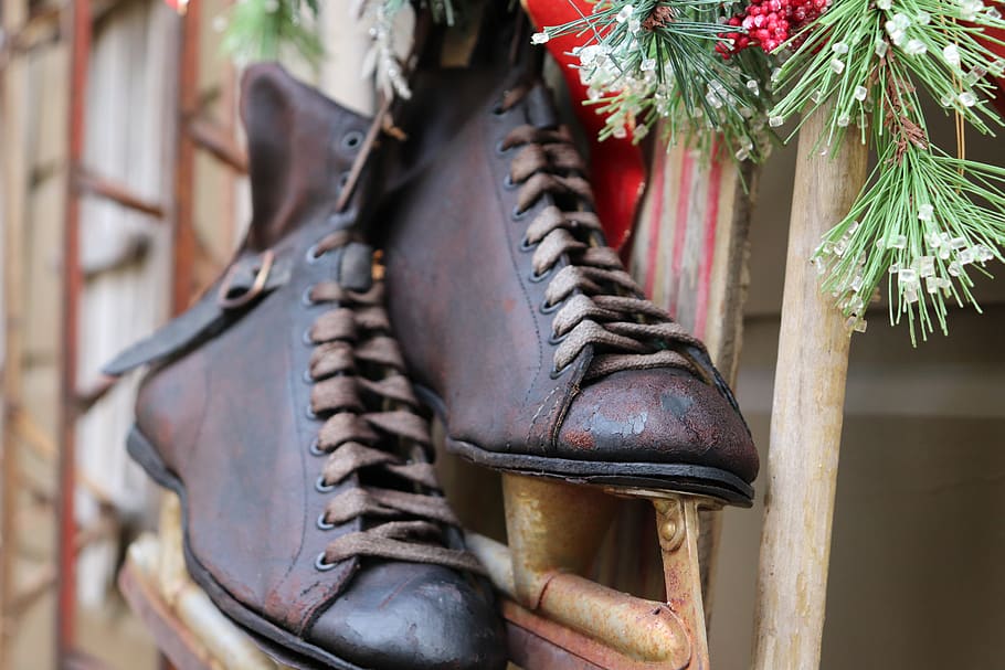 christmas, winter, cold, skates, snow, indiana, focus on foreground HD wallpaper
