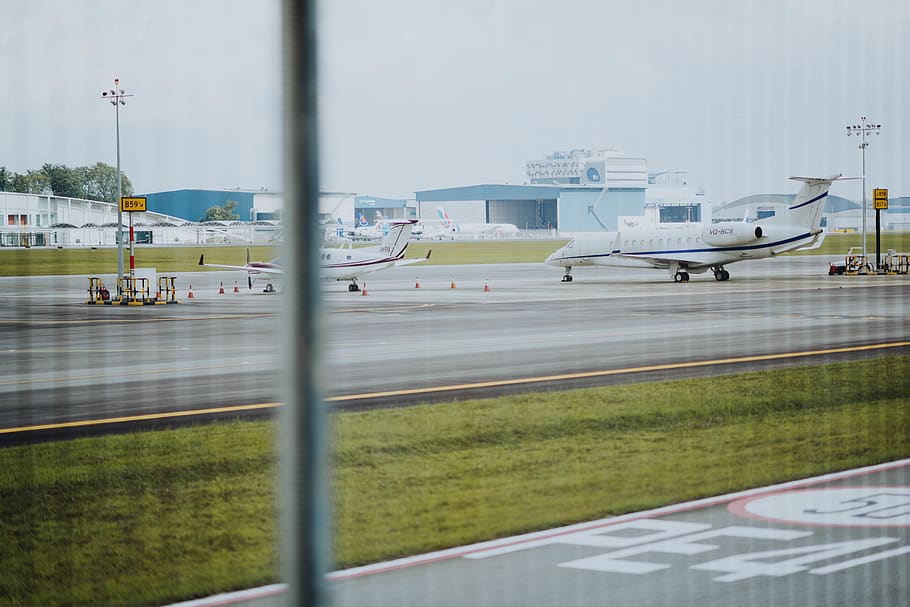 white planes on pavement, airport, airfield, aircraft, airplane HD wallpaper