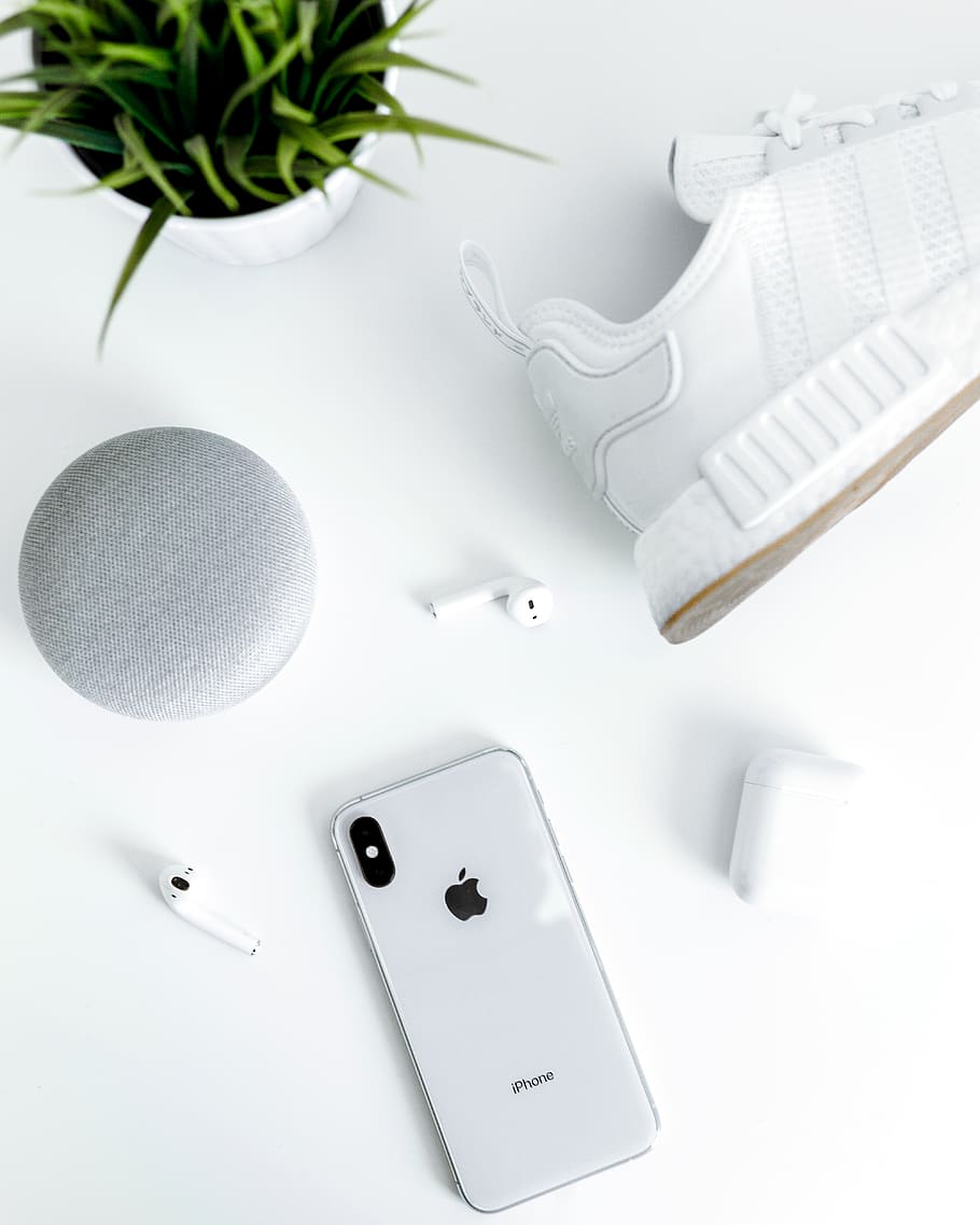 perder gradualmente Generalizar HD wallpaper: silver iPhone X near white adidas NMD shoe, AirPods with  case, and chalk Google Home Mini | Wallpaper Flare