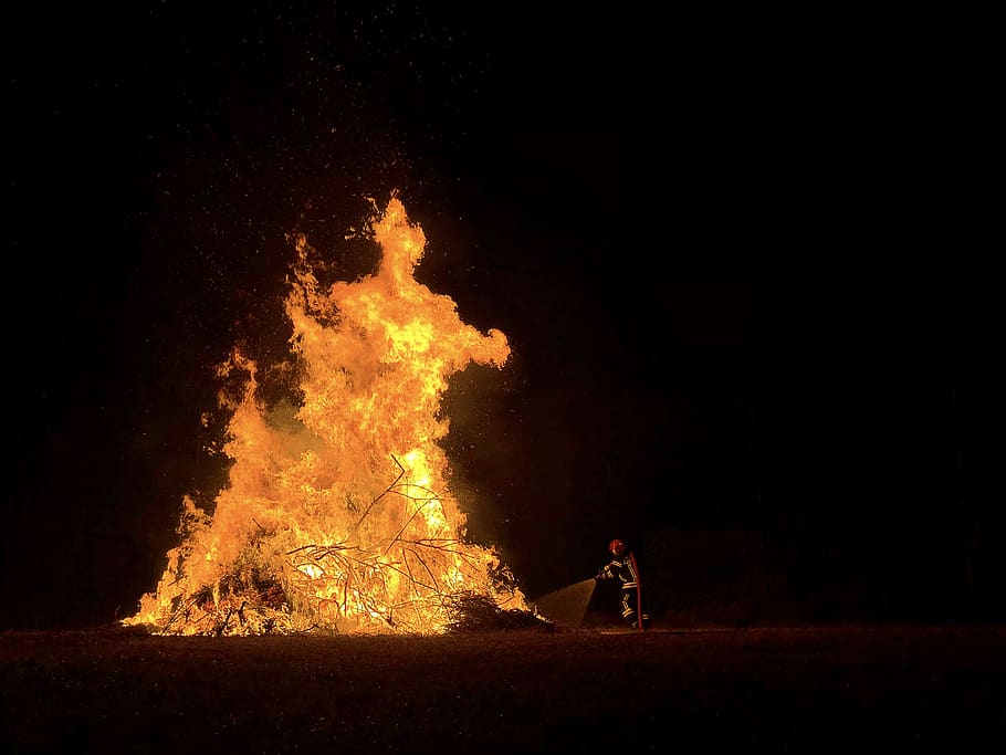 fire, firefighter, turn off, burns, flames, heat, wallpaper HD wallpaper