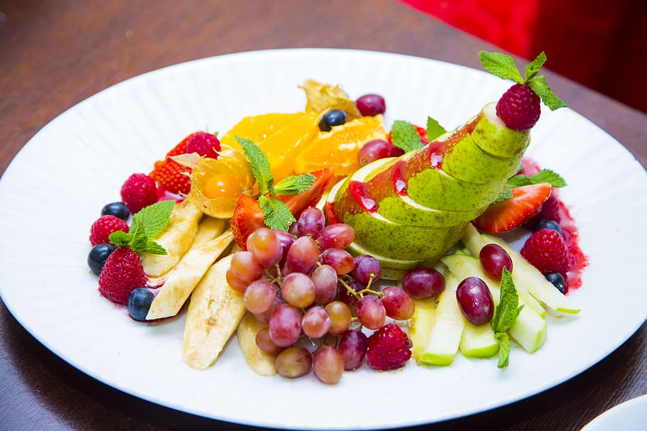 fruit, plate, grapes, dish, dessert, cooking, food, food and drink HD wallpaper