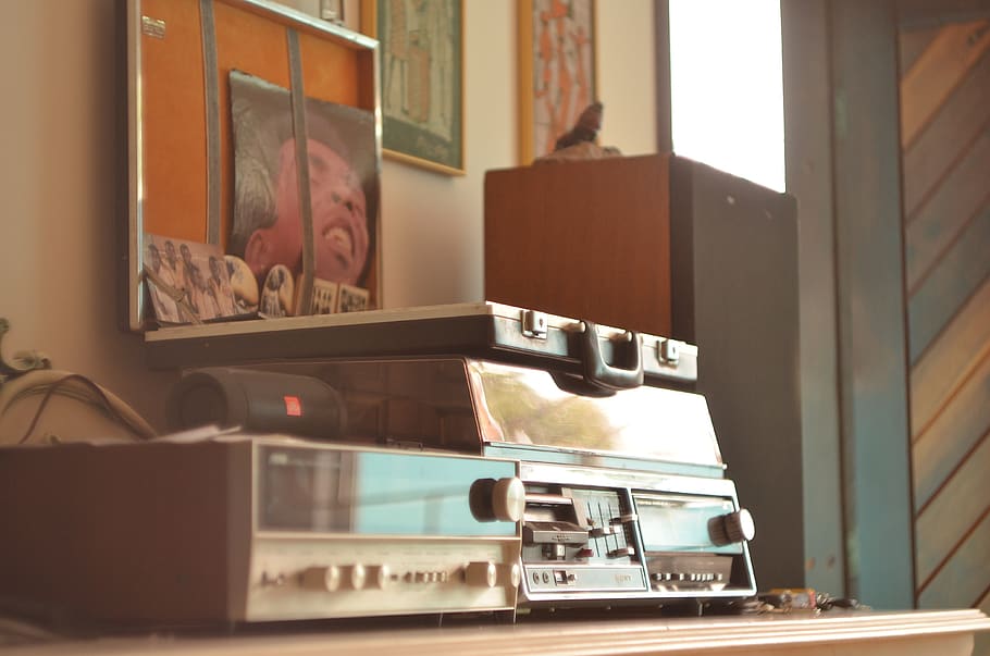 gray stereo component on table indoors, technology, retro styled HD wallpaper