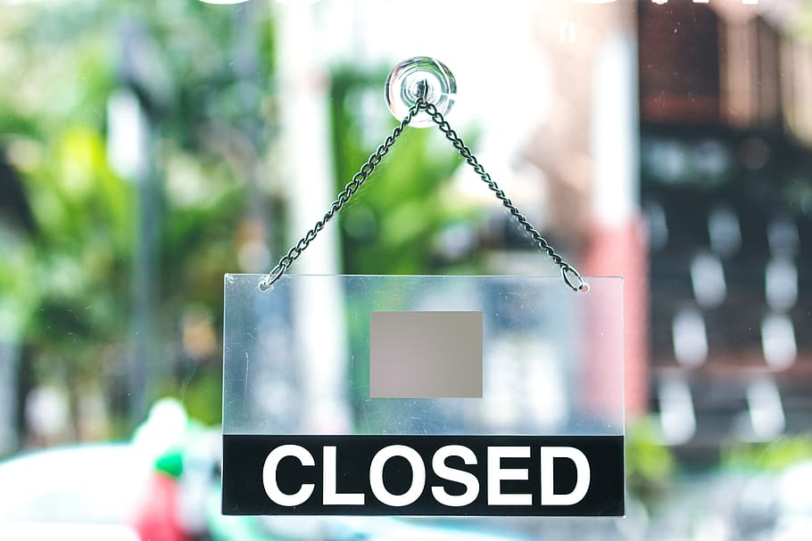 Close-Up Photography of Sigage, blur, chain, closed, depth of field HD wallpaper