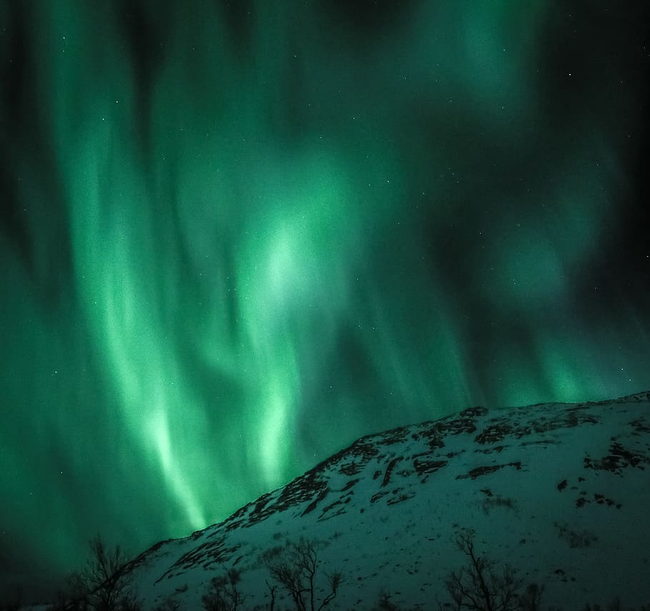 Photo of Aurora Borealis, bright, dramatic sky, evening, nature photography HD wallpaper