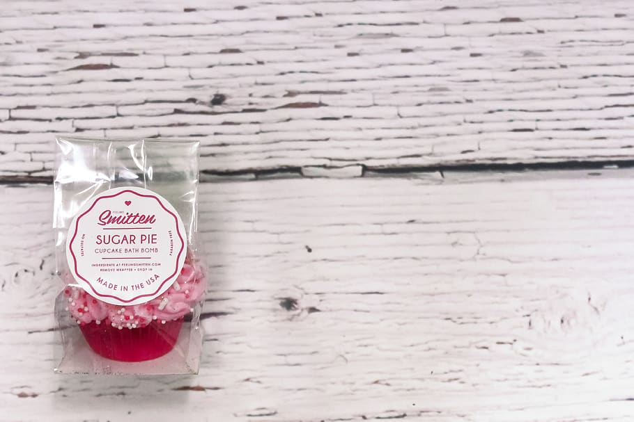 flatlay, cupcake, pink, bath bomb, top down, western script HD wallpaper