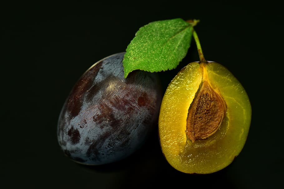 plum, close up, sliced, fresh, harvest, blue, fruit, food, eat, HD wallpaper