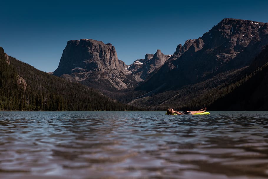 boat with view of rocky mountains, lake, float, water, forest HD wallpaper