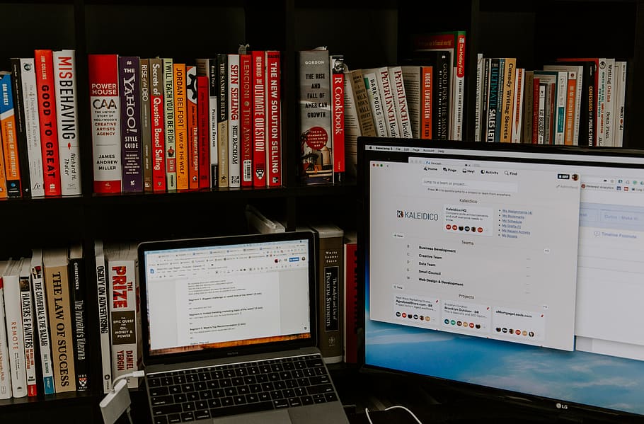 marketing books, slack, macbook air, bookshelf, computer, seo HD wallpaper